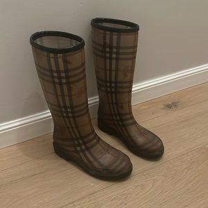 Burberry rainboots